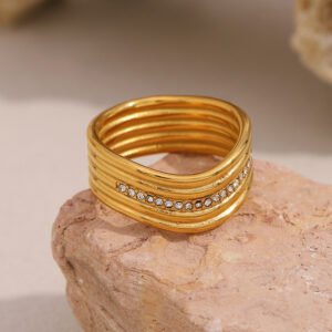 European and American cross-border hot sale A stylish and exaggerated ring with an 18K gold-plated stainless steel multi-layer twisted ring.