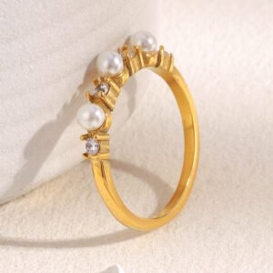 European and American niche, personalized and creative hand jewelry, 18K stainless steel plated simple imitation pearl and zircon ring for women, light luxury.