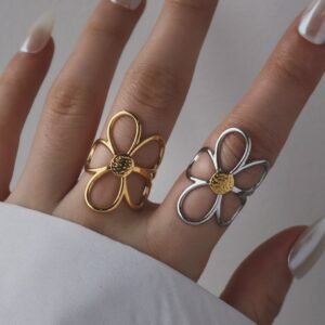 European and American ins style stainless steel flower hollow ring female fashion gold b non-fading 18k gold titanium steel ring
