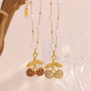 European and American cross-border elegant and sophisticated INS style, commuter-friendly stainless steel 18K gold-plated imitation pearl cherry pendant necklace for women.