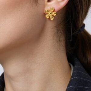 Ins style internet celebrity chubby small flower stainless steel earrings earrings female fashion temperament commuting 18k gold flower earrings