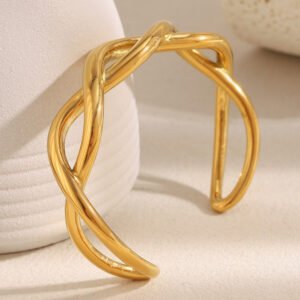 European and American French niche retro sweet hand jewelry stainless steel 18K shell imitation pearl open ring for women, light luxury