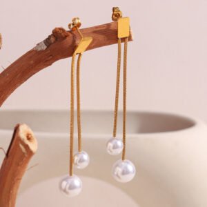 Stylish, simple, versatile, and stylish pendant with 18K gold-plated stainless steel five-round zirconium bead necklace for women.