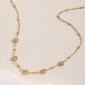 European and American cross-border INS niche, light luxury, exquisite elegant hand jewelry, stainless steel 18K gold-plated five-pointed star finger chain set.