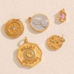 European and American cross-border versatile DIY pendant jewelry materials 18K gold-plated stainless steel square diamond Queen's coin pendant