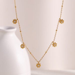 European and American Cross-Border Fashion Trend, Retro Exquisite Necklace, 18K Gold-Plated Stainless Steel Zircon Flower Beaded Necklace for Women