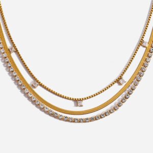 Jingqiao's classic design, 18K gold and stainless steel square white zirconium pendant, diamond chain, and three-layer blade chain necklace.