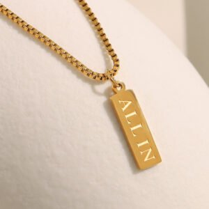 European and American cross-border new arrival, niche, trendy, and personalized jewelry, stainless steel 18K gold-plated small square necklace with English letters