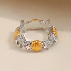 European and American cross-border summer beach and ocean vacation elegant hand jewelry, 18K gold-plated stainless steel shell and starfish ring for women