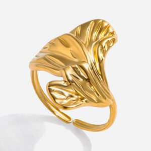 Jingqiao European and American flower-shaped titanium steel ring, niche, high-end leaf ring, light luxury, cross-border jewelry, women's design.